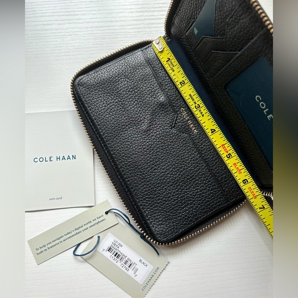 NWT Cole Haan Black Leather Phone Wristband Wallet - Picture 4 of 6